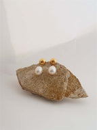 Vintage Women's Pearl Earrings