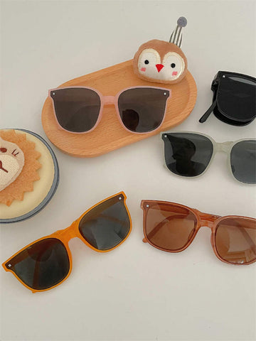 Children's Sunglasses with Foldable Concave Shape