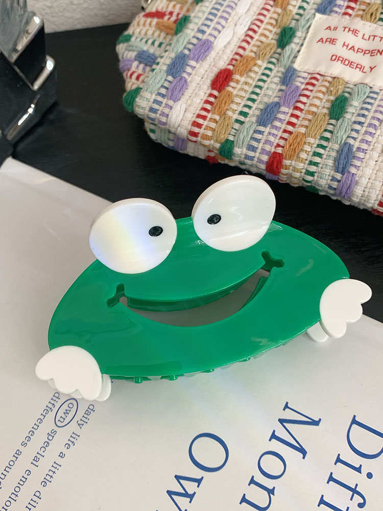 Smiling Little Frog Girl Hairpin