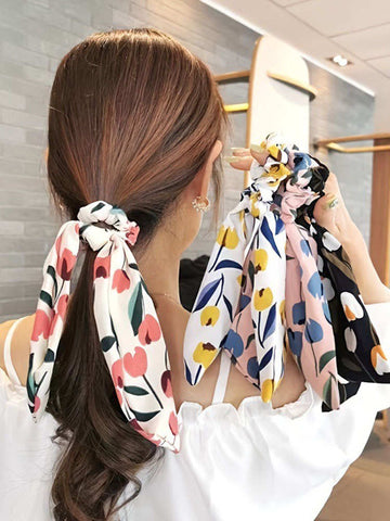 Streamers Tulip Rubber Band Scrunchie