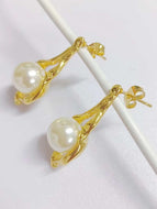 Women's Gold Irregular Pearl Earrings