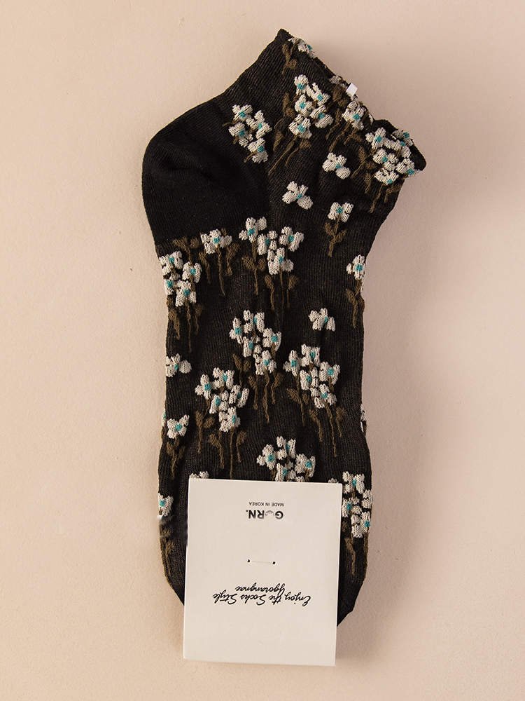 Embossed Floral Socks