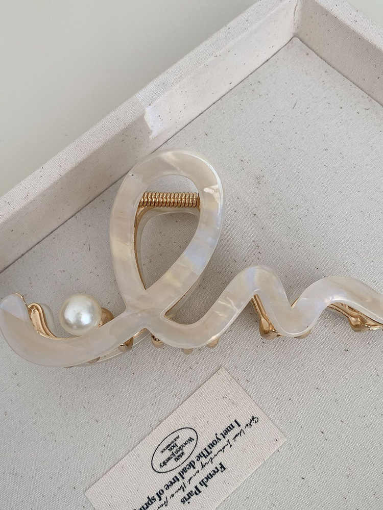 Large Wave Pearl Hair Clip