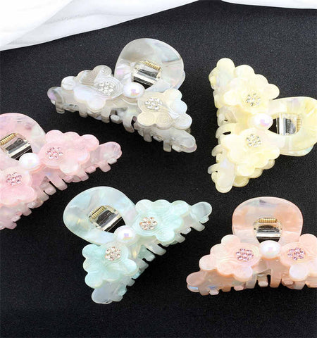 Pearl Petal Women's Hair Clip