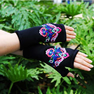 Ethnic Style Embroidery and Velvet Long Half-finger Gloves with Sleeves