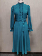 Hepburn Style Dress with Fungus Collar